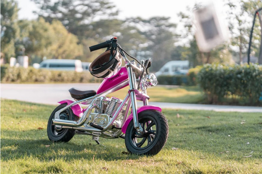 náhradní nádrž a blatníky